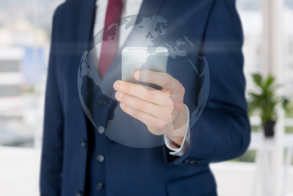 Proteja seu celular em qualquer lugar com o Seguro Celular Ciclic. Foto: Freepik.