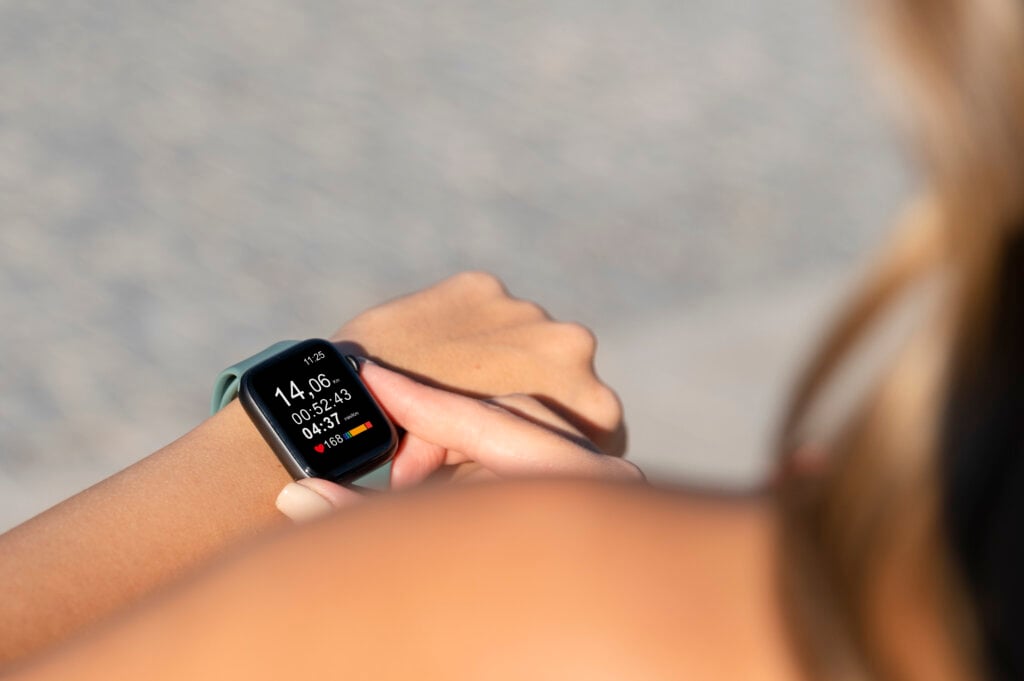 Smartwatch bem-estar: Smartwatch com foco em saúde e bem-estar. | Foto: Freepik.